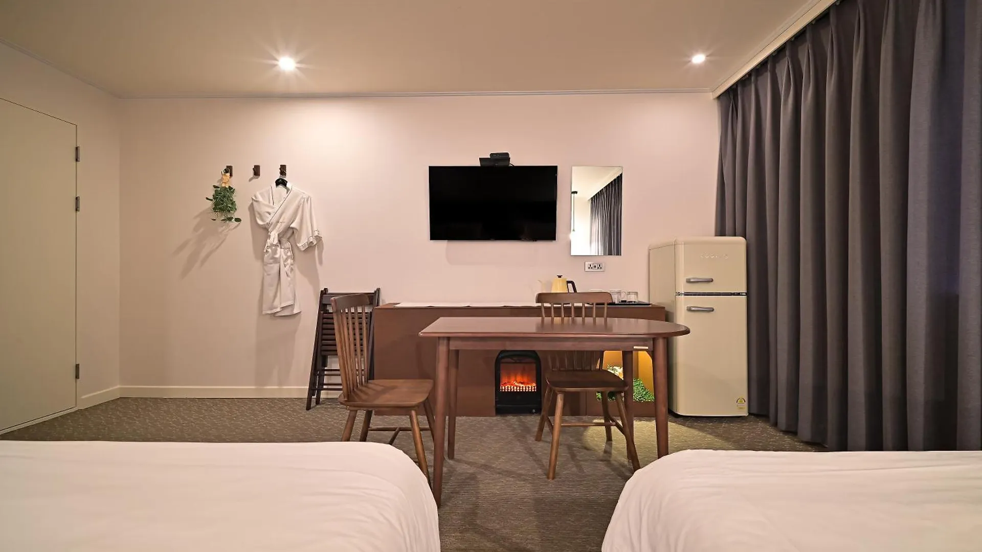 Bcent Hotel Busan 3*,